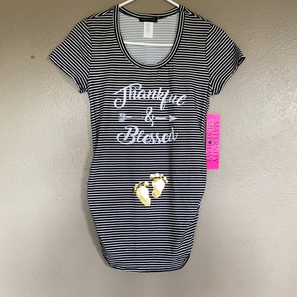 Maternity Top. 👜 3/$20